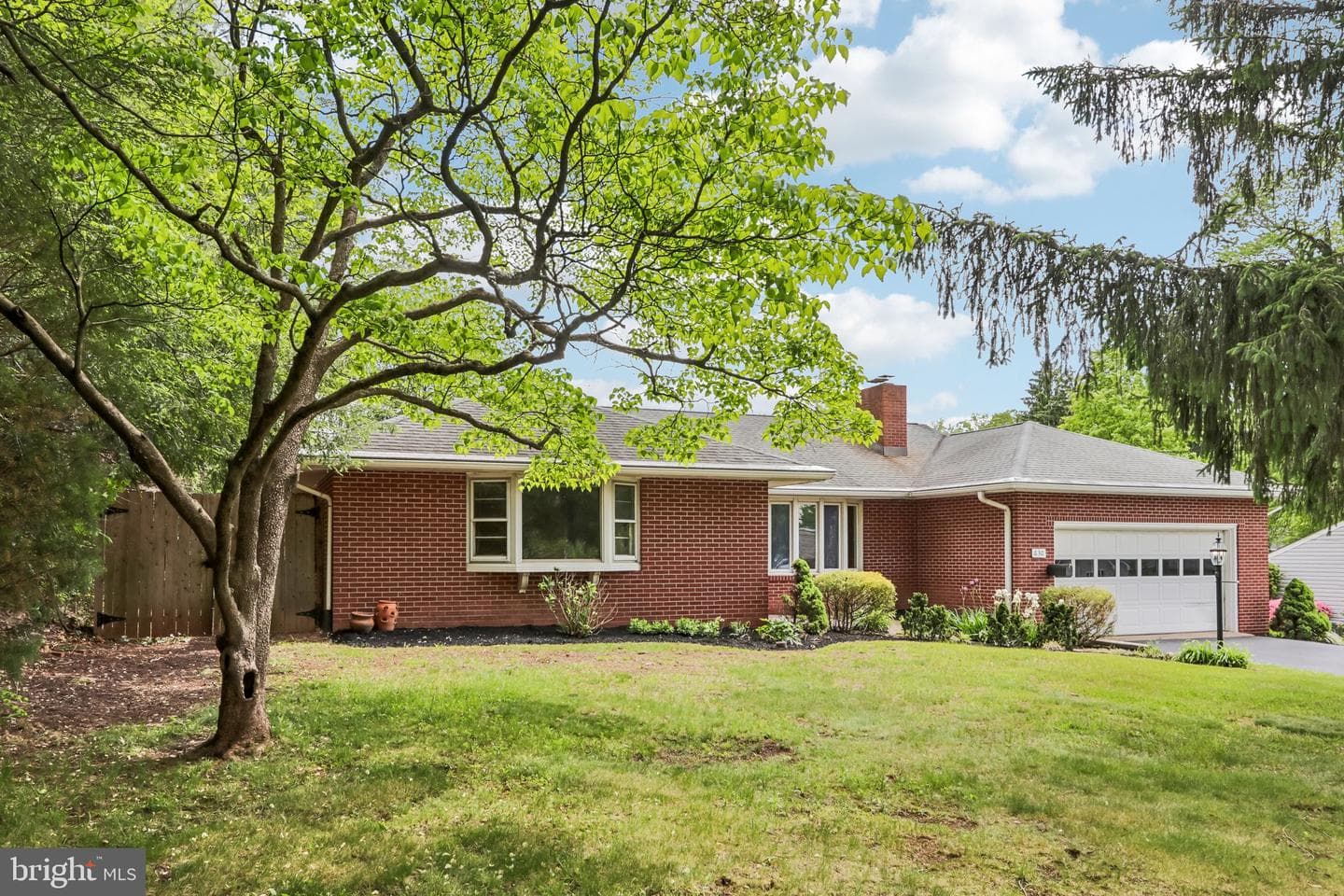 630 Oak Street photo 4