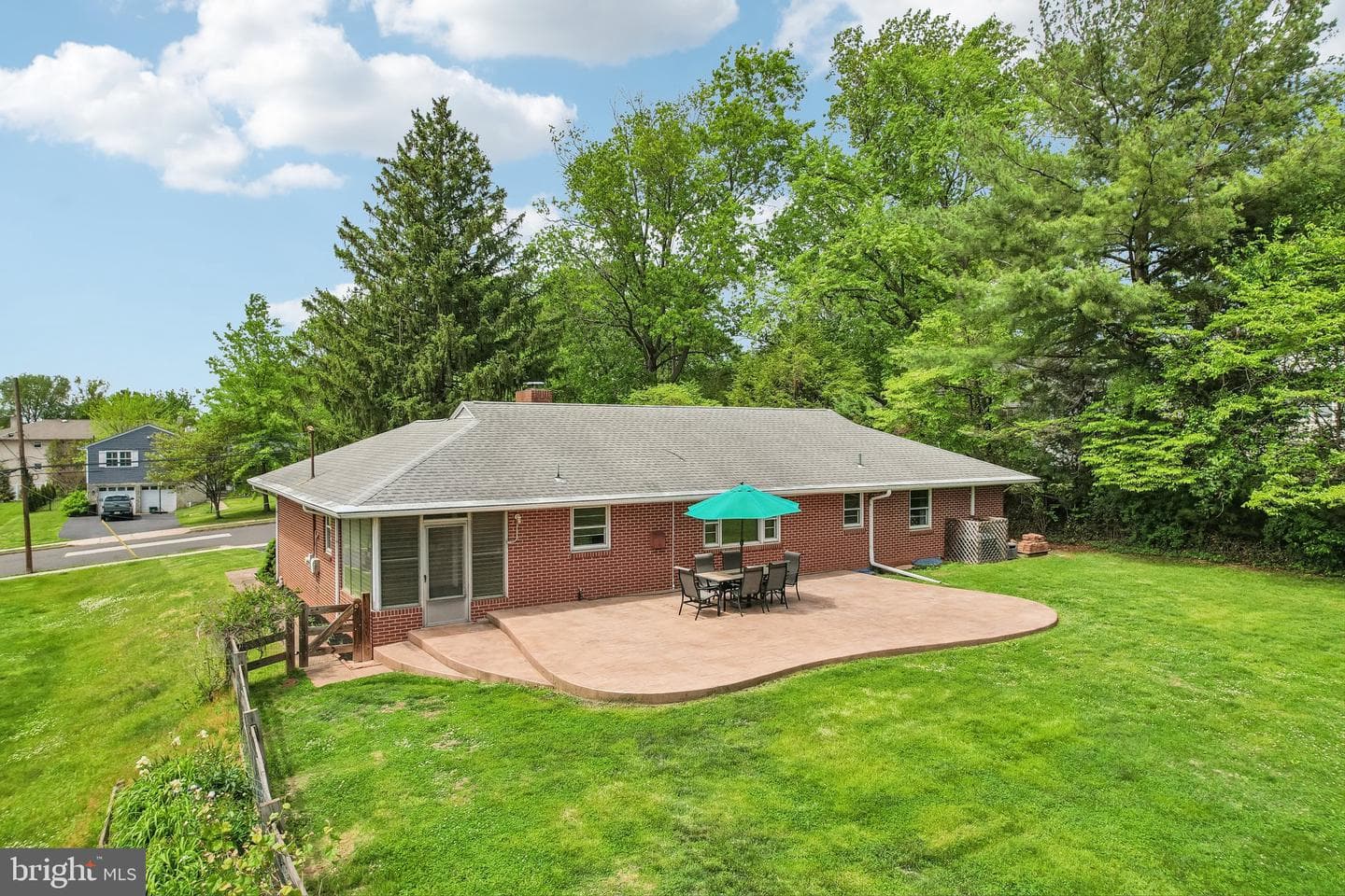 630 Oak Street photo 45