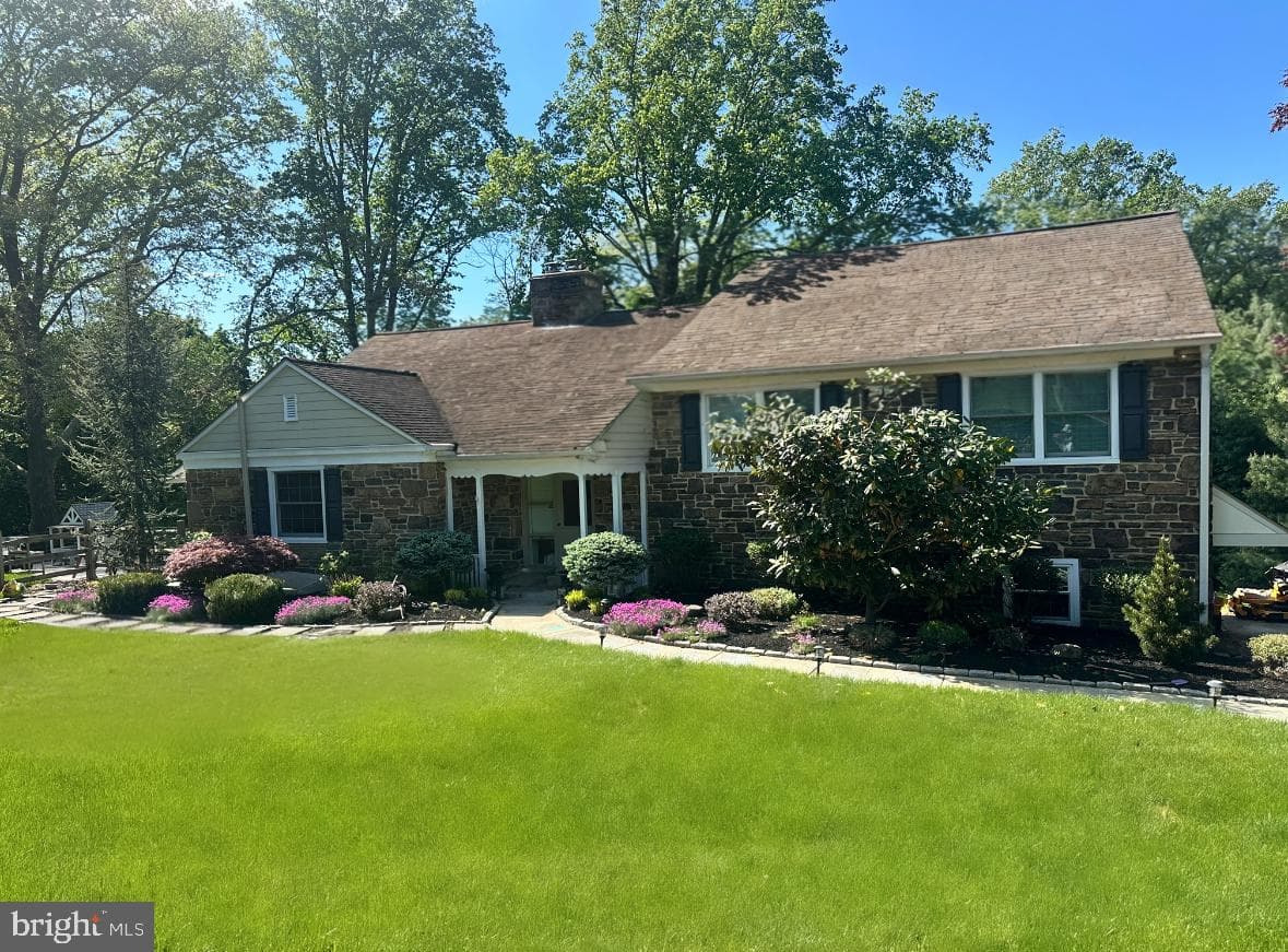 1708 Riverview Road photo 2