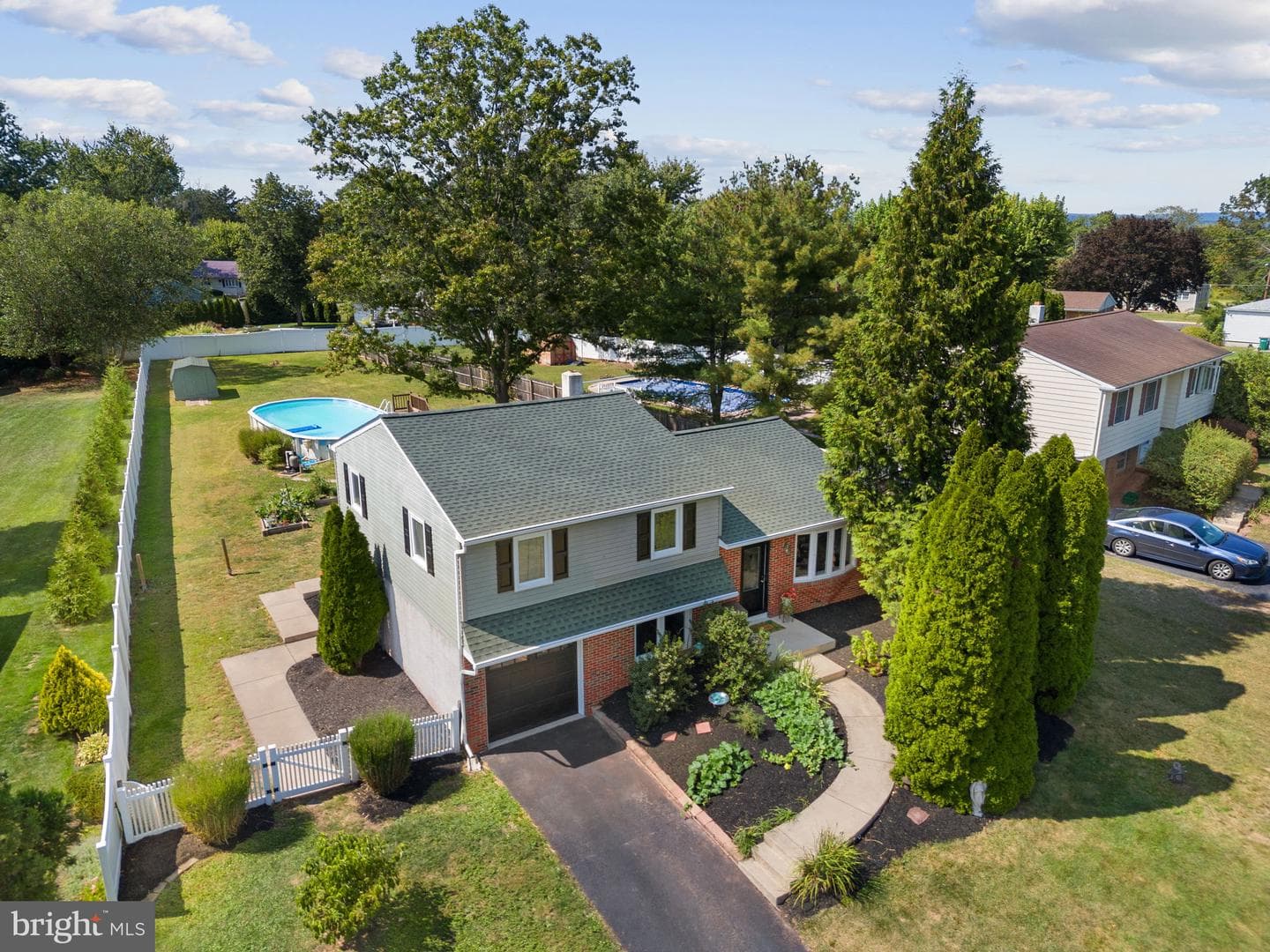 167 Meadowland Drive photo 3