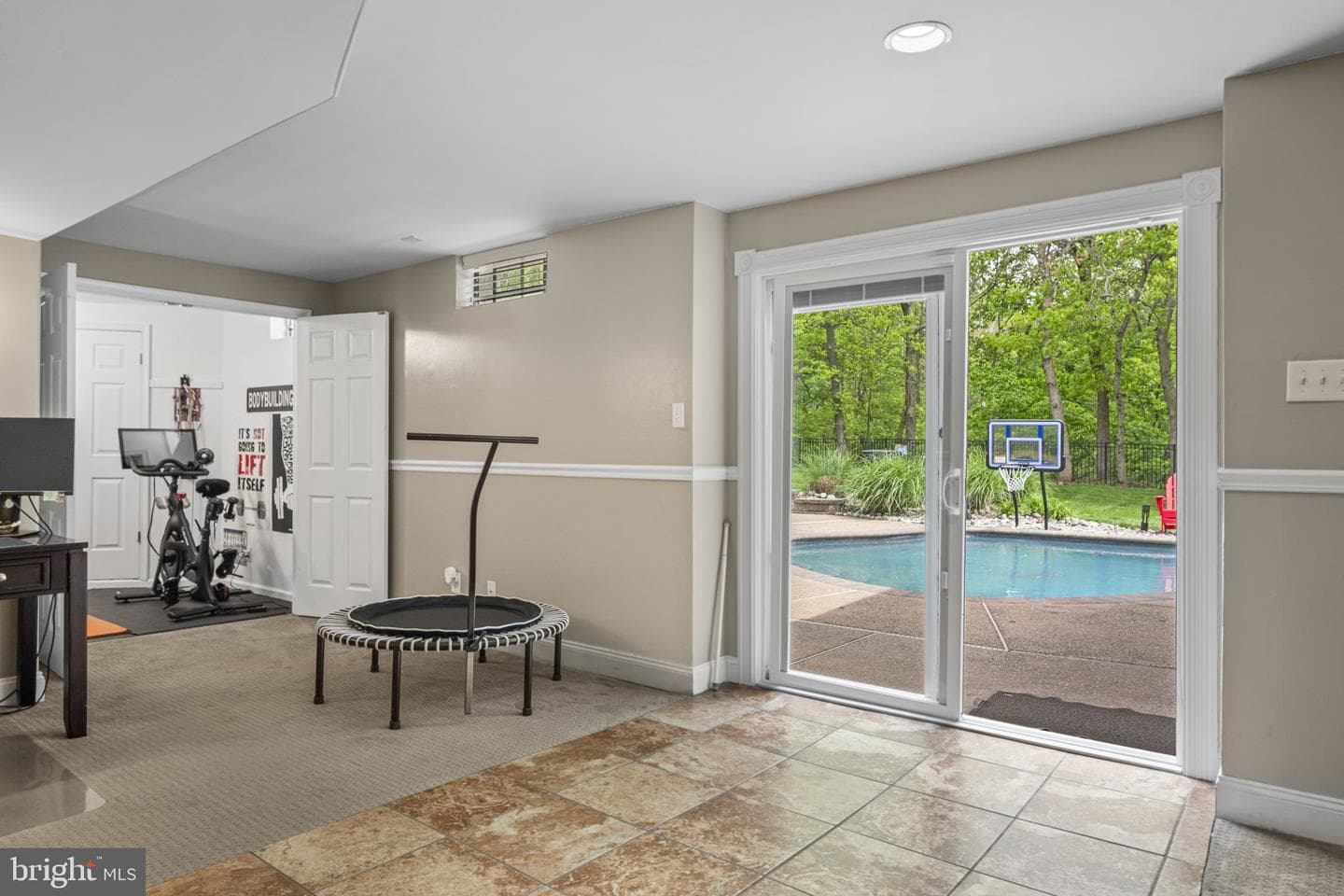 250 Freeland Drive photo 14