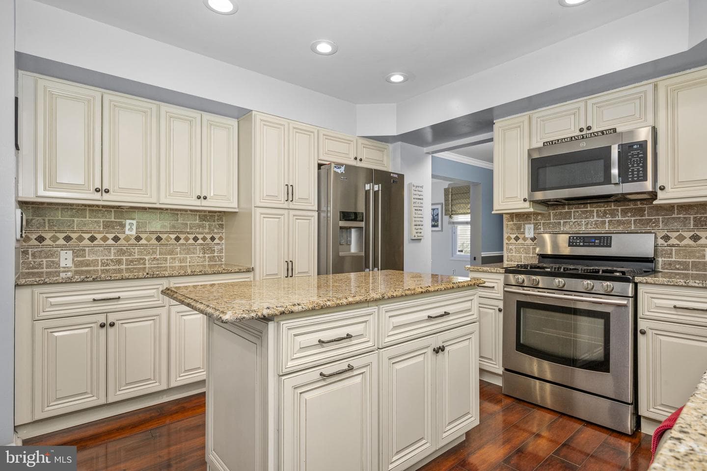 250 Freeland Drive photo 3