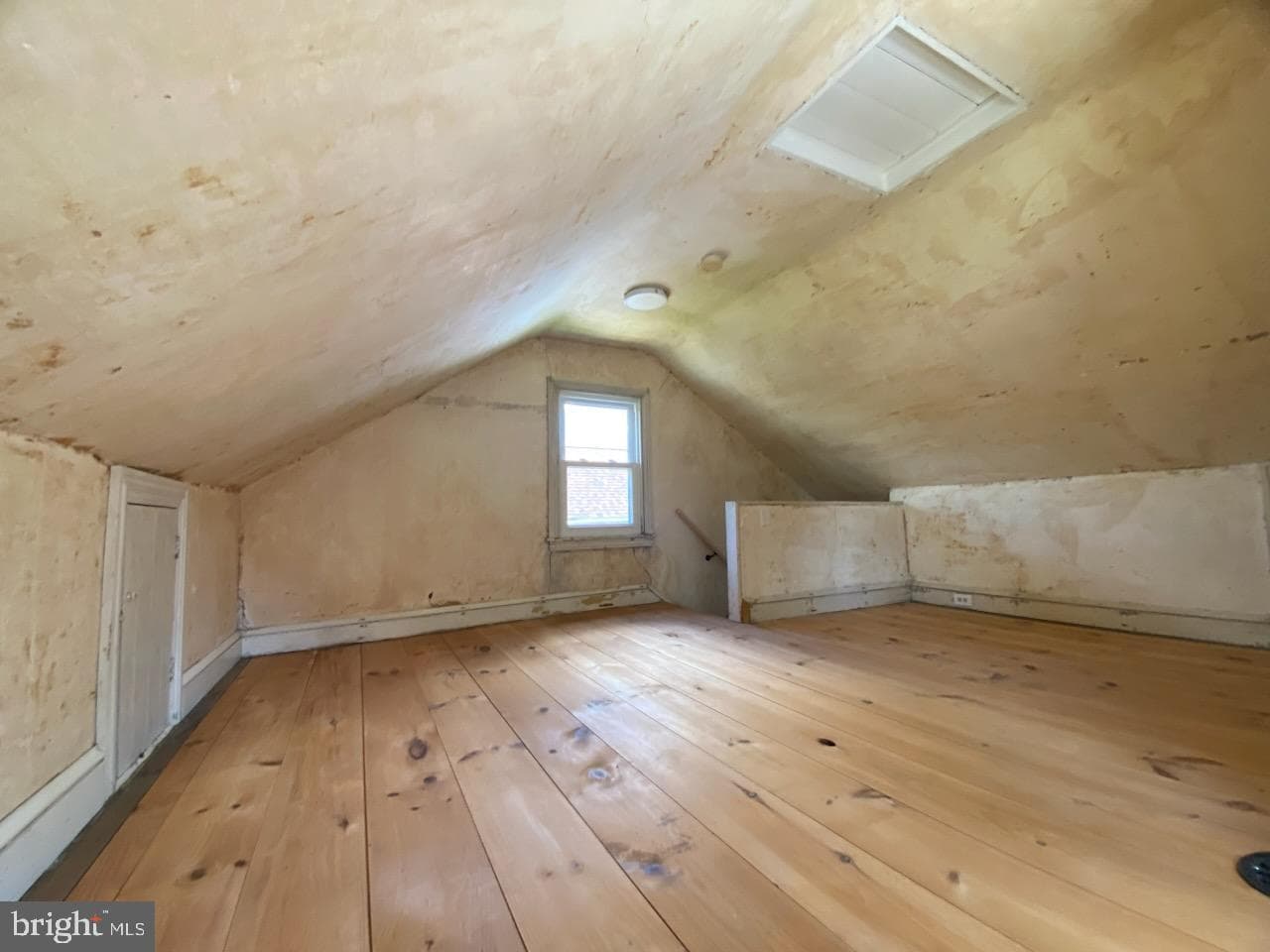 262 N Hanover Street photo 37