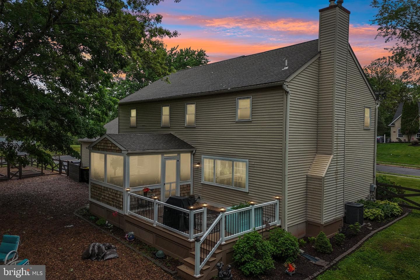 484 Mockingbird Lane photo 45