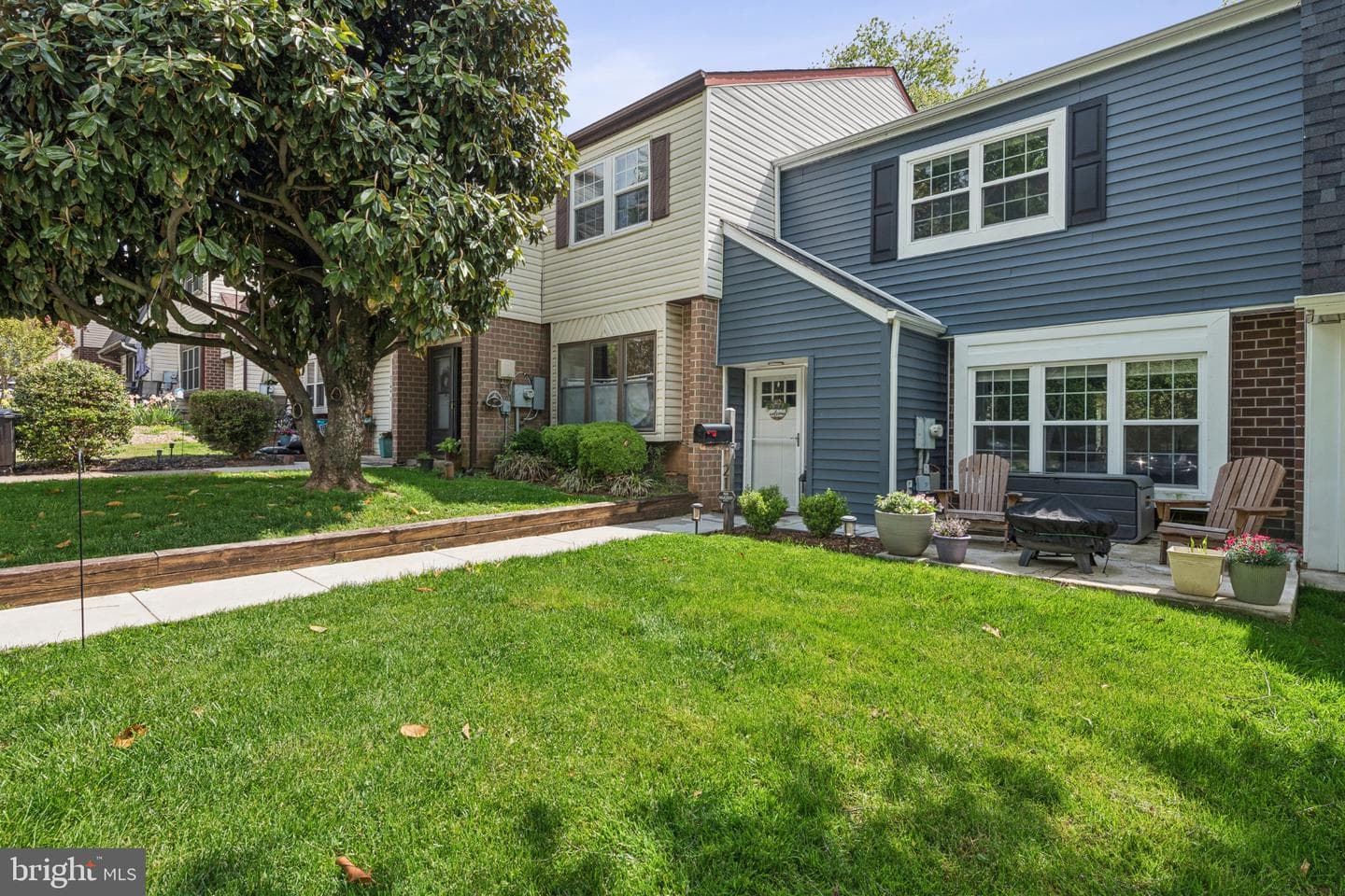 2140 Ash Lane photo 4