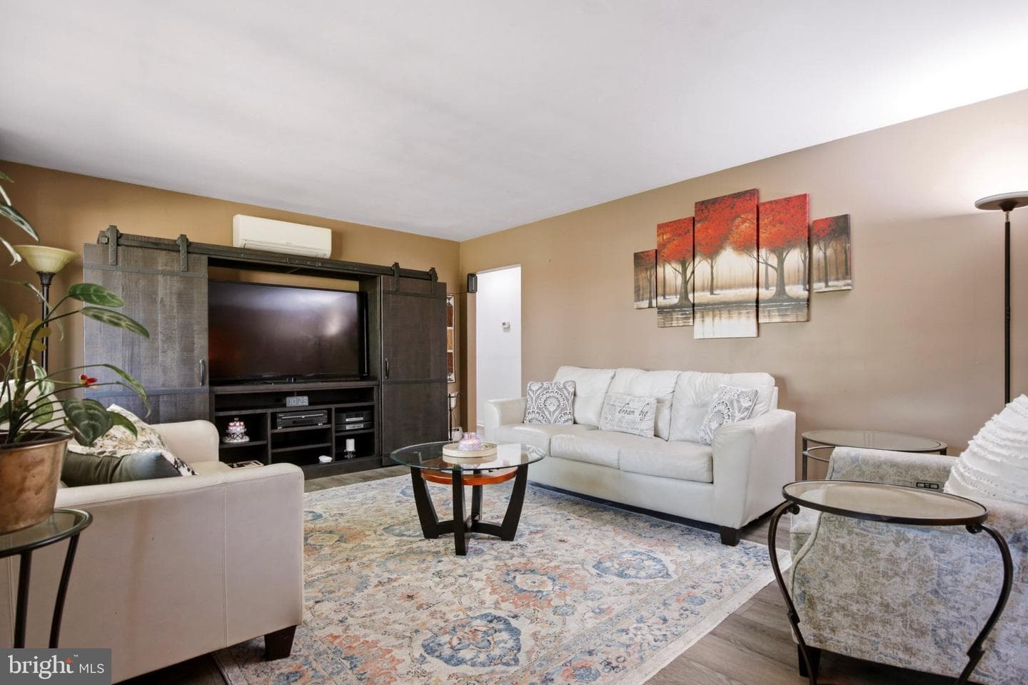 120 Harry Road photo 4