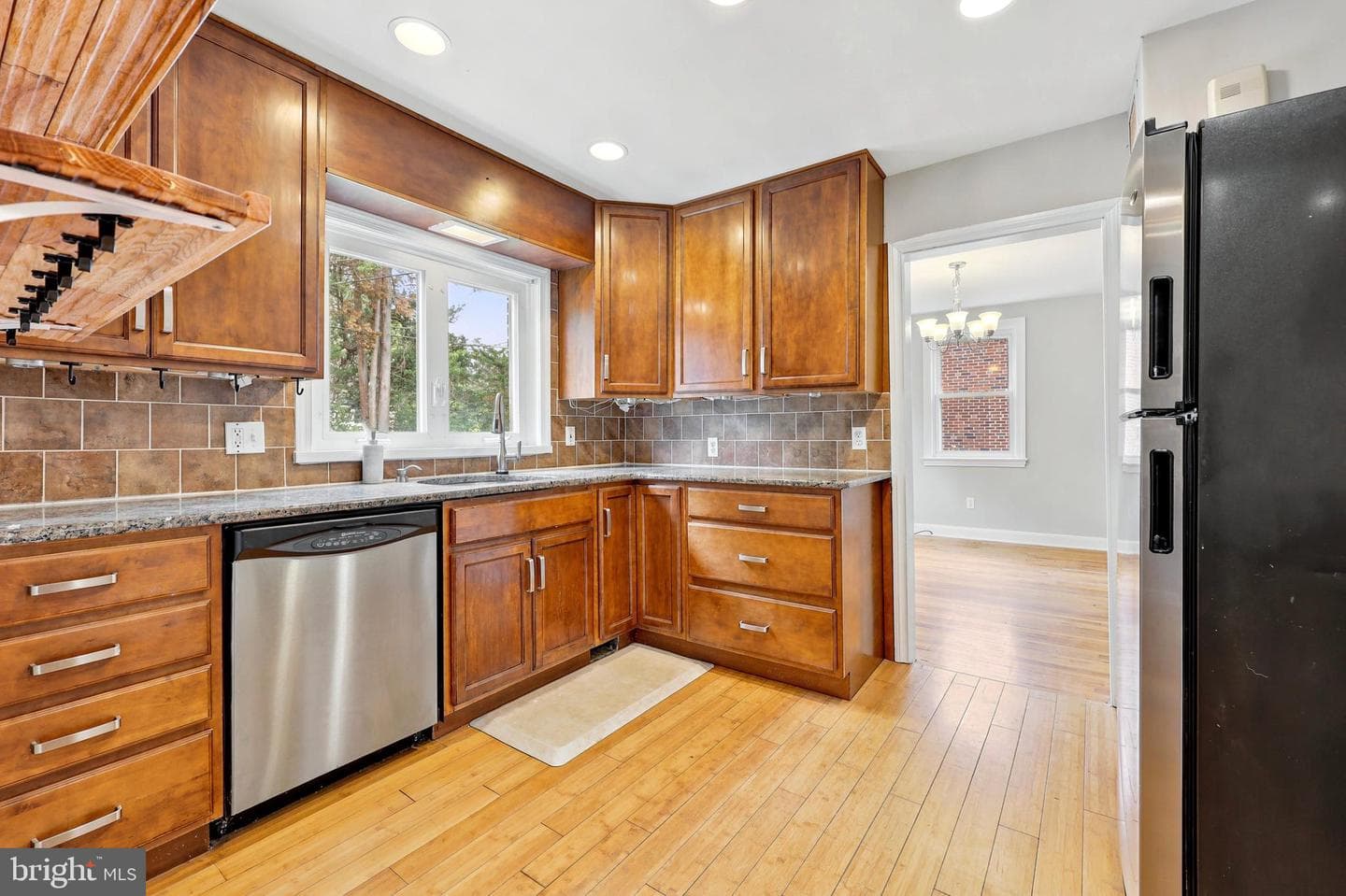 102 Rock Glen Road photo 5