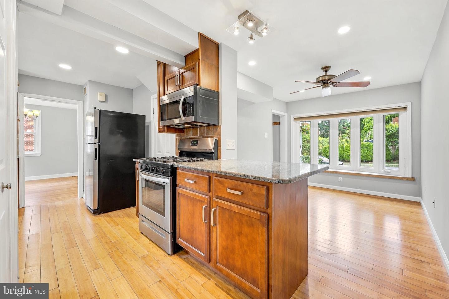 102 Rock Glen Road photo 6