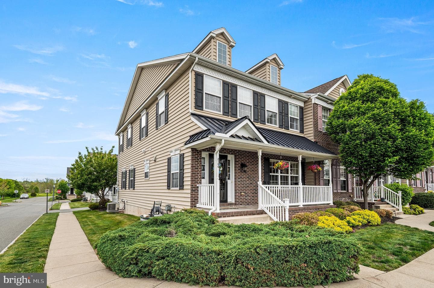2100 Atwood Terrace photo 2