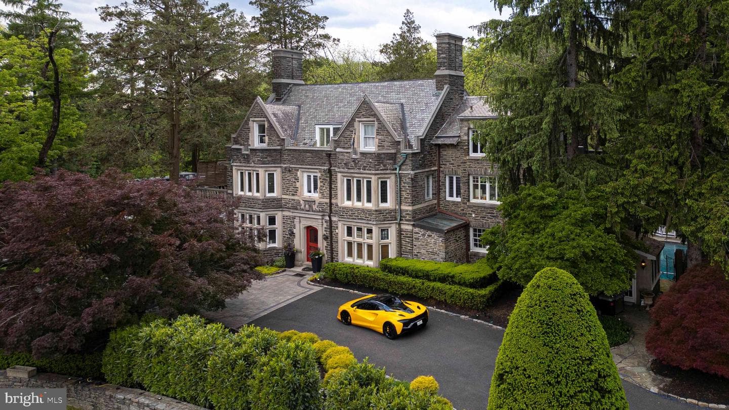1670 Cloverly, Jenkintown