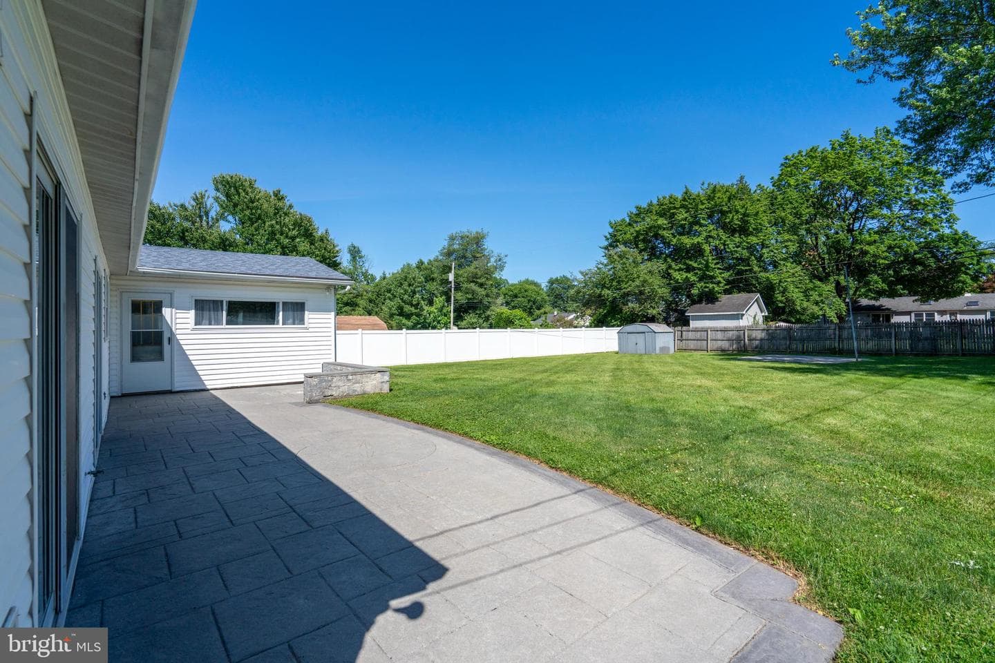 23 Maple Avenue photo 36