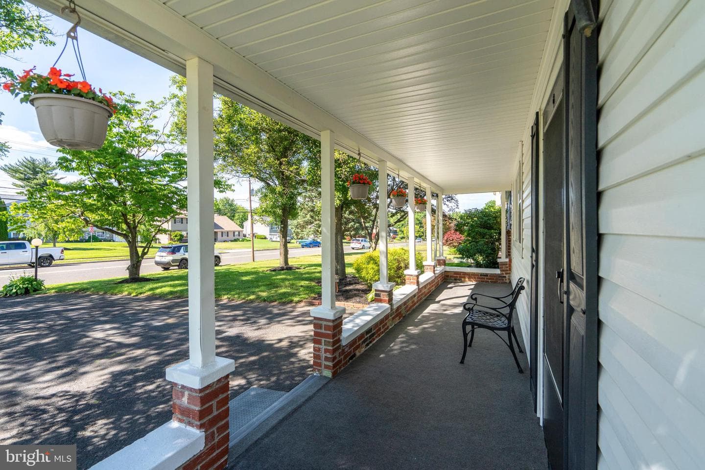 23 Maple Avenue photo 5