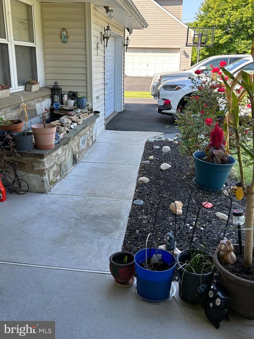 681 Pembroke Road photo 31