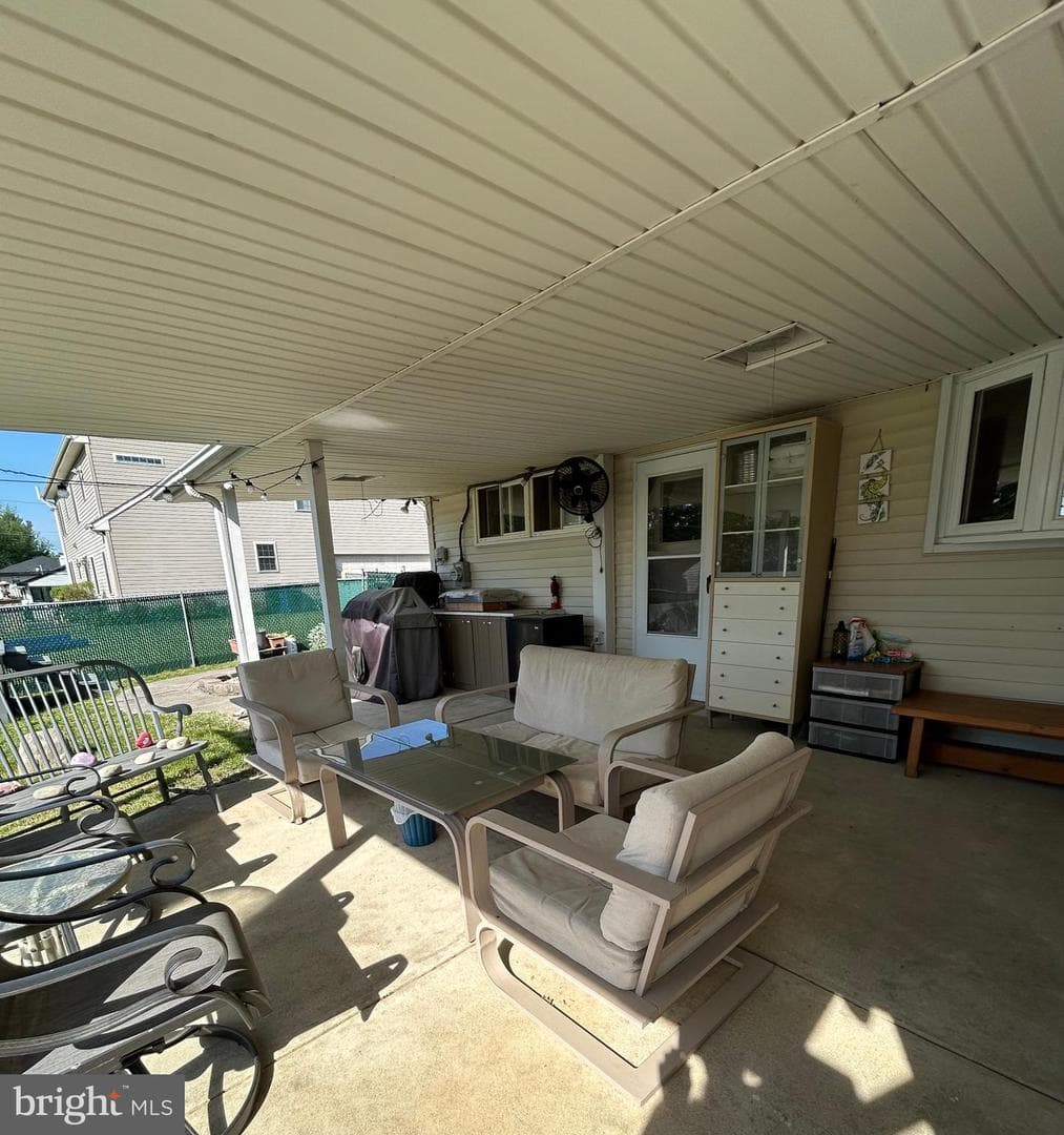 681 Pembroke Road photo 36