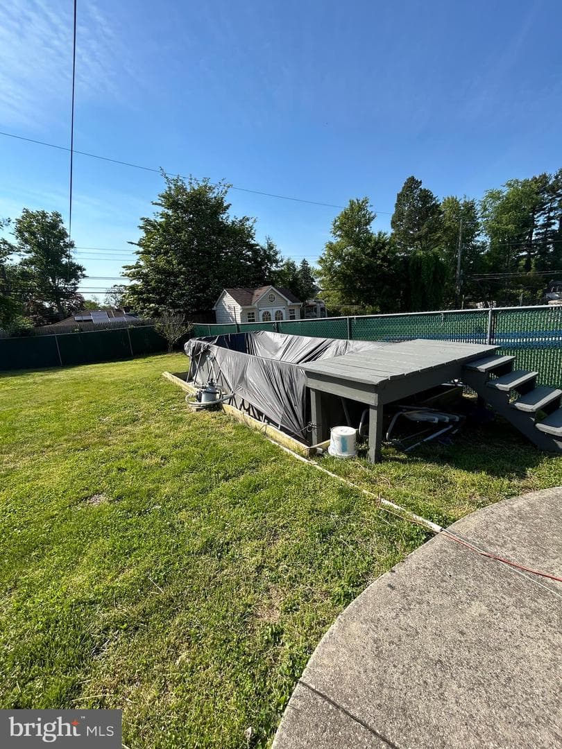 681 Pembroke Road photo 40