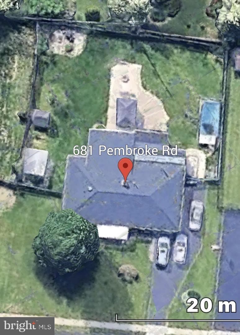 681 Pembroke Road photo 46