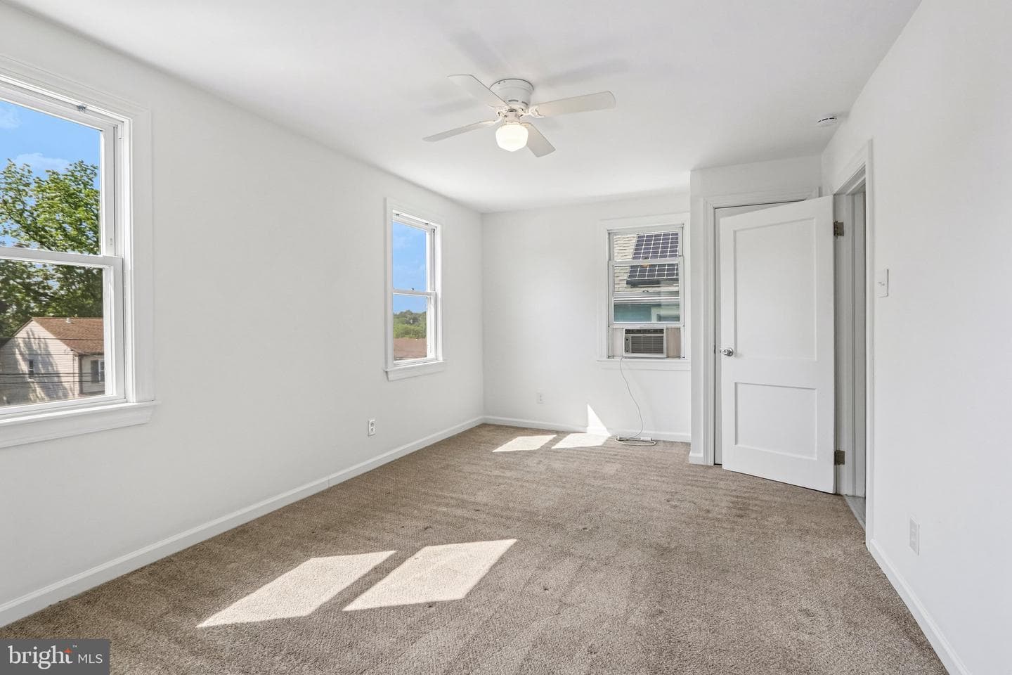 1833 Fairview Avenue photo 32