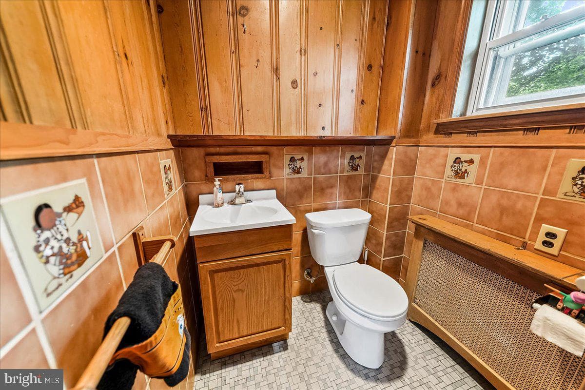 4 E Lodges Lane photo 10