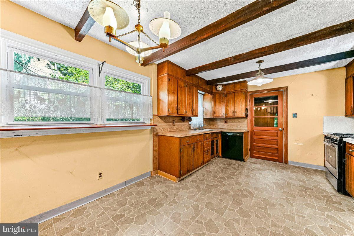 4 E Lodges Lane photo 16