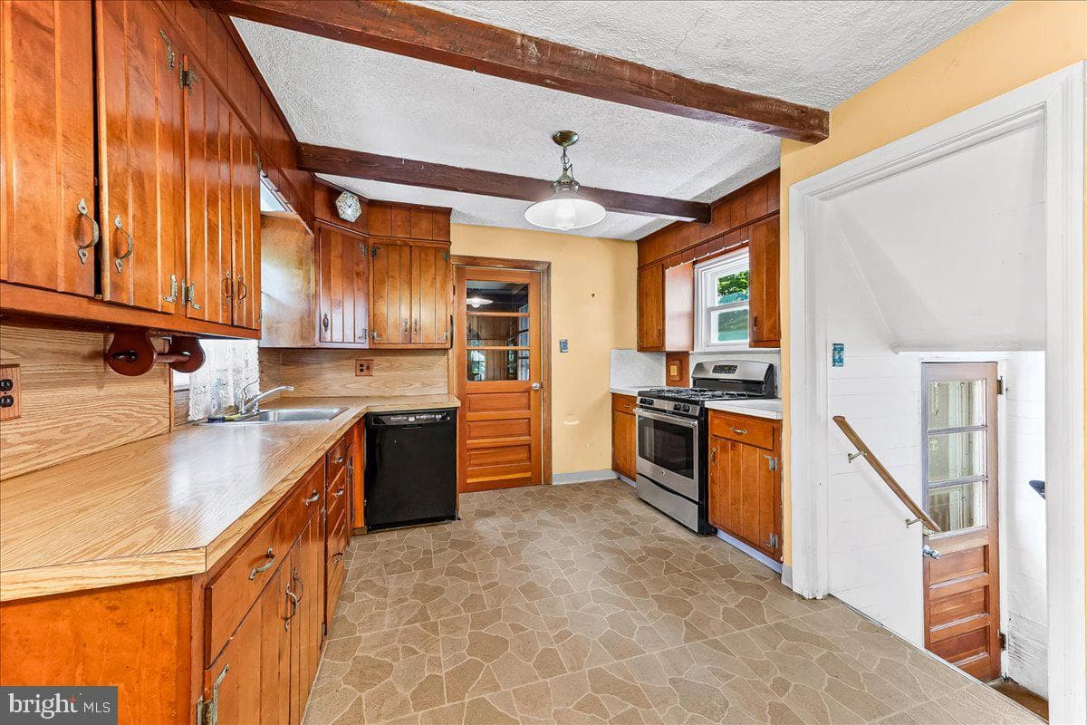 4 E Lodges Lane photo 17