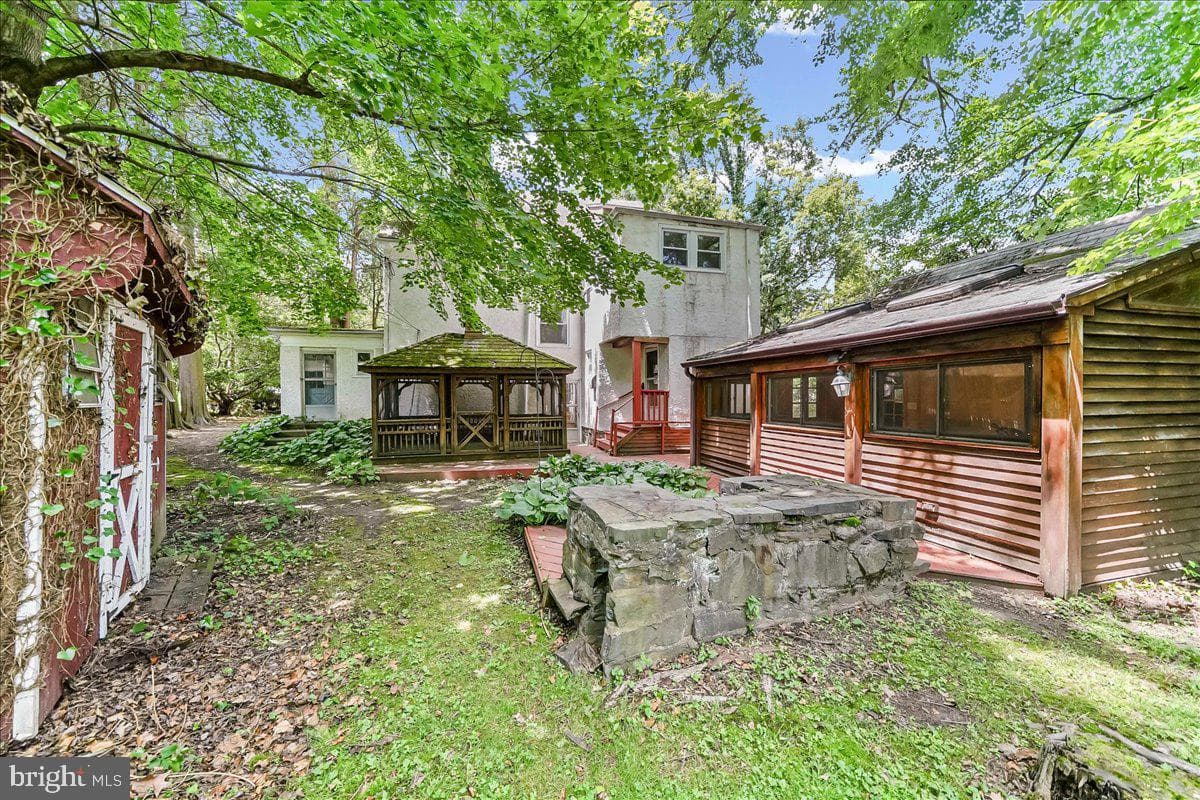 4 E Lodges Lane photo 20