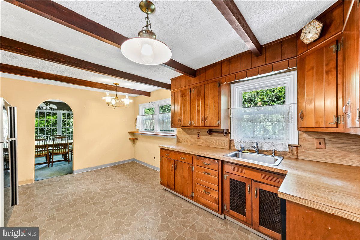 4 E Lodges Lane photo 22
