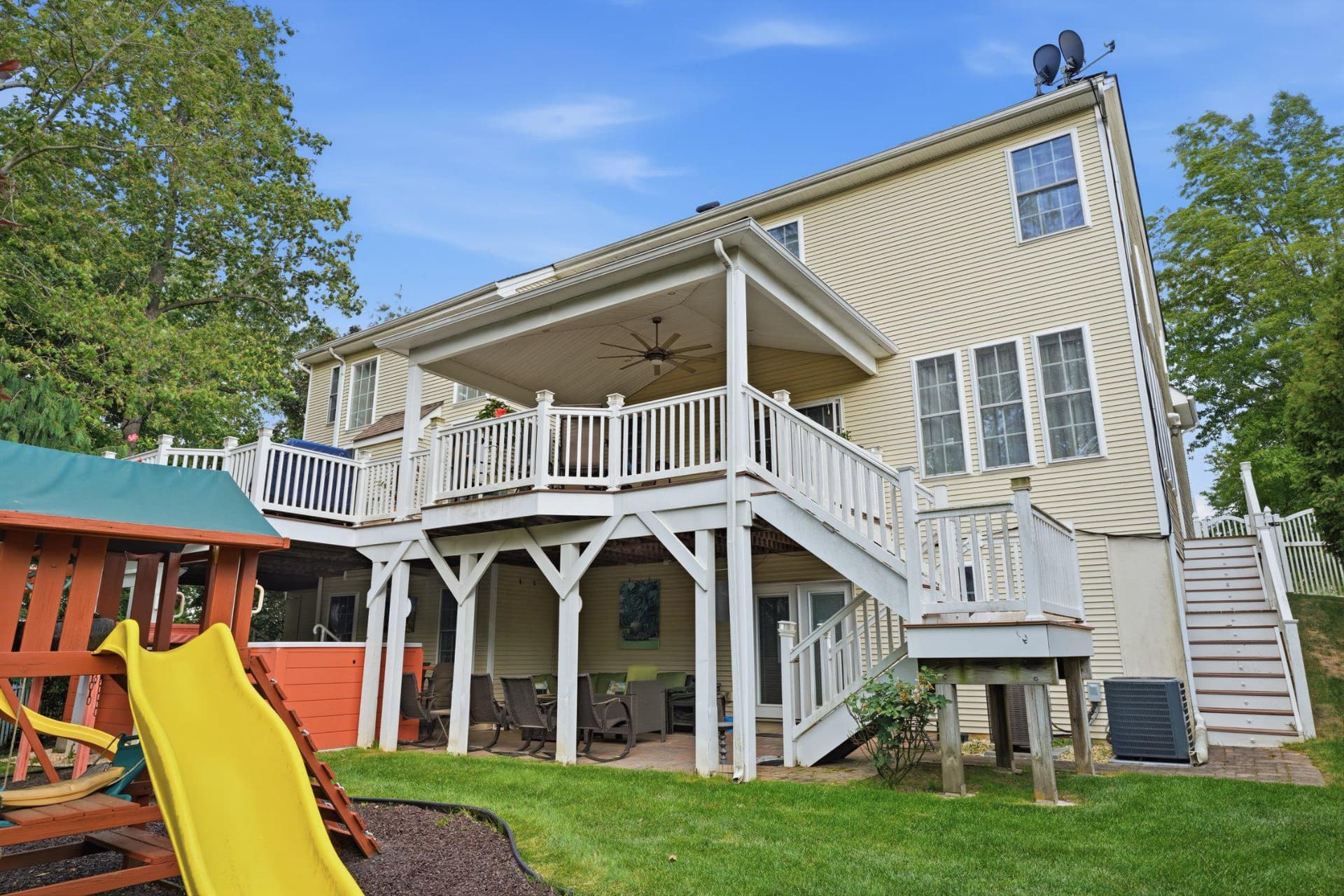 2780 Honeysuckle Lane photo 6