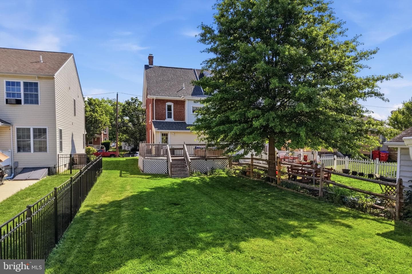 40 Adams Avenue photo 33
