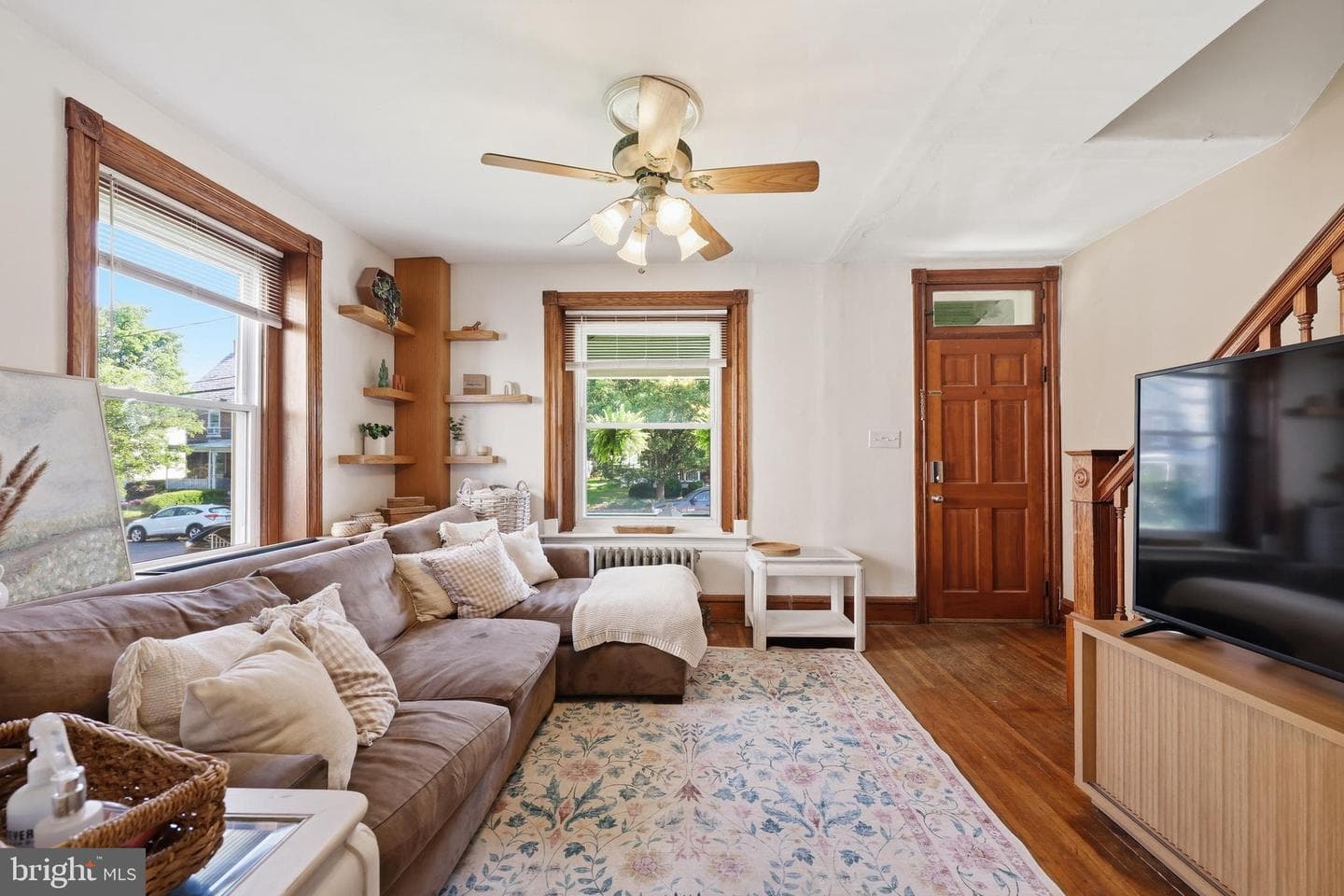 40 Adams Avenue photo 8