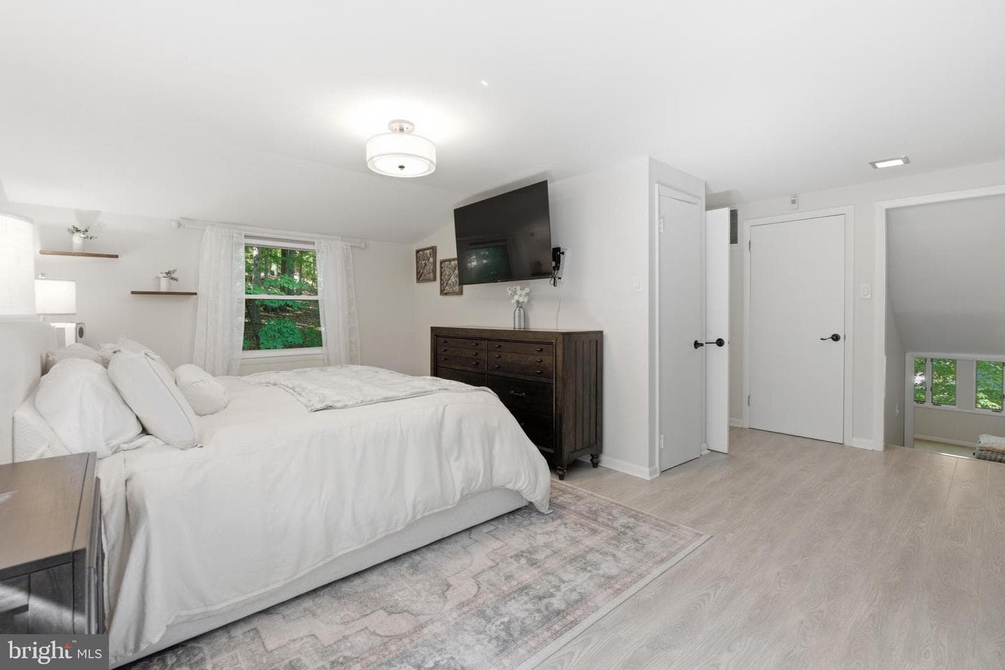 582 Forest Road photo 19