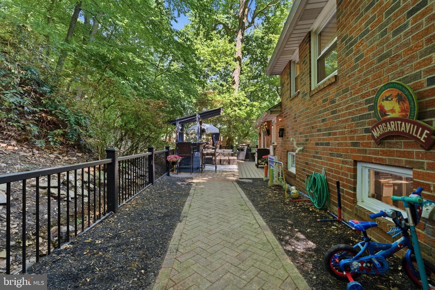 582 Forest Road photo 40