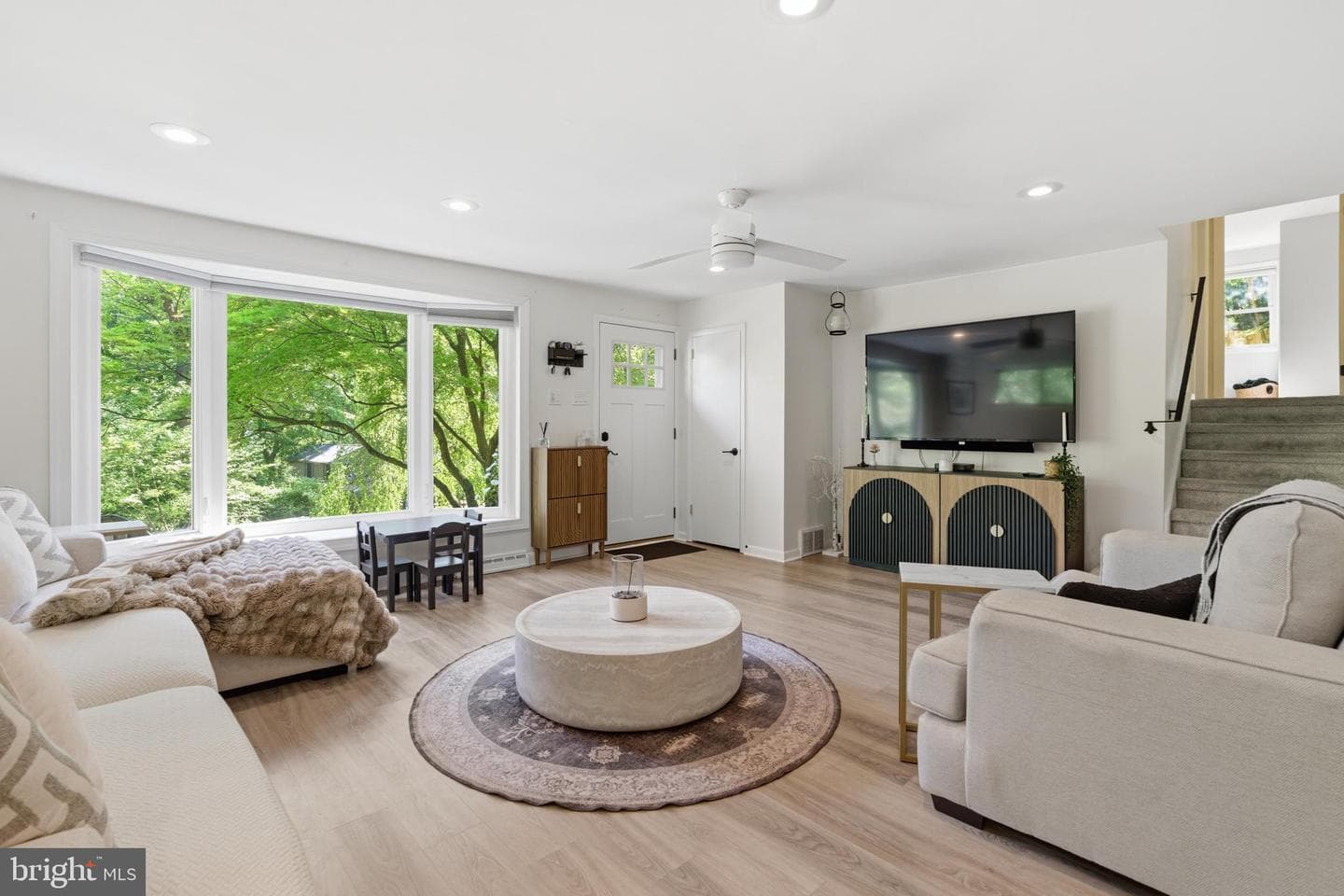 582 Forest Road photo 9