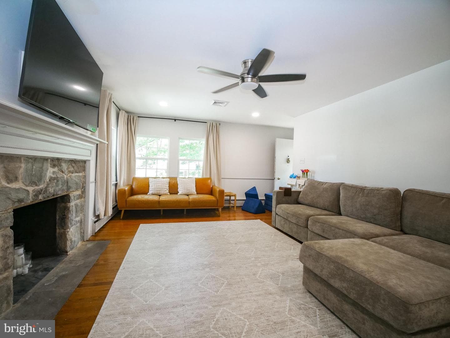 1017 Sycamore Drive photo 5