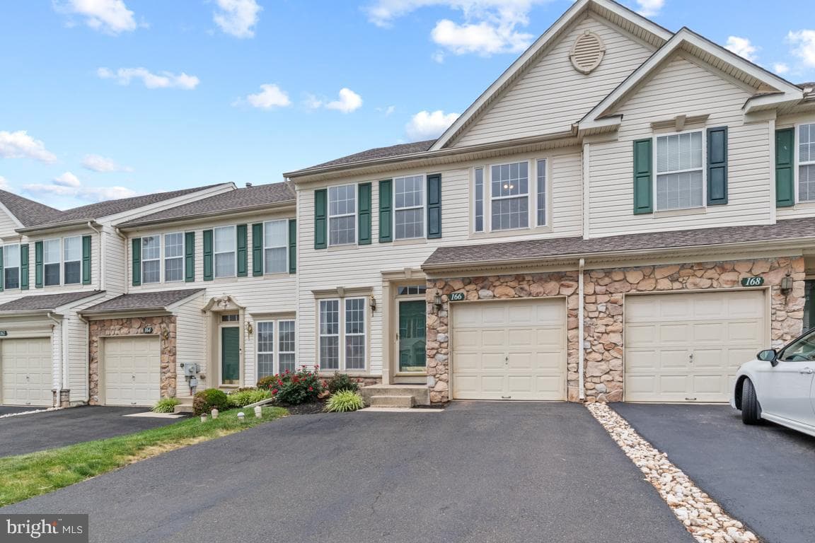 166 Royer, Trappe