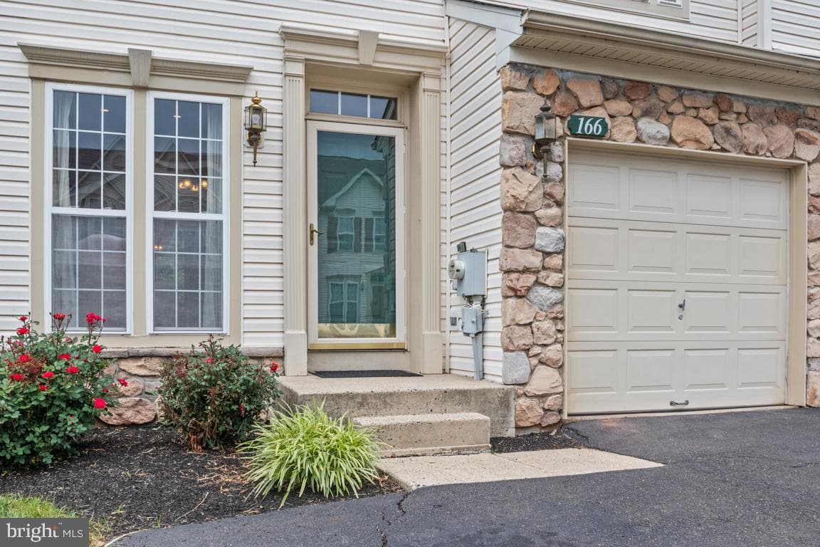 166 Royer, Trappe
