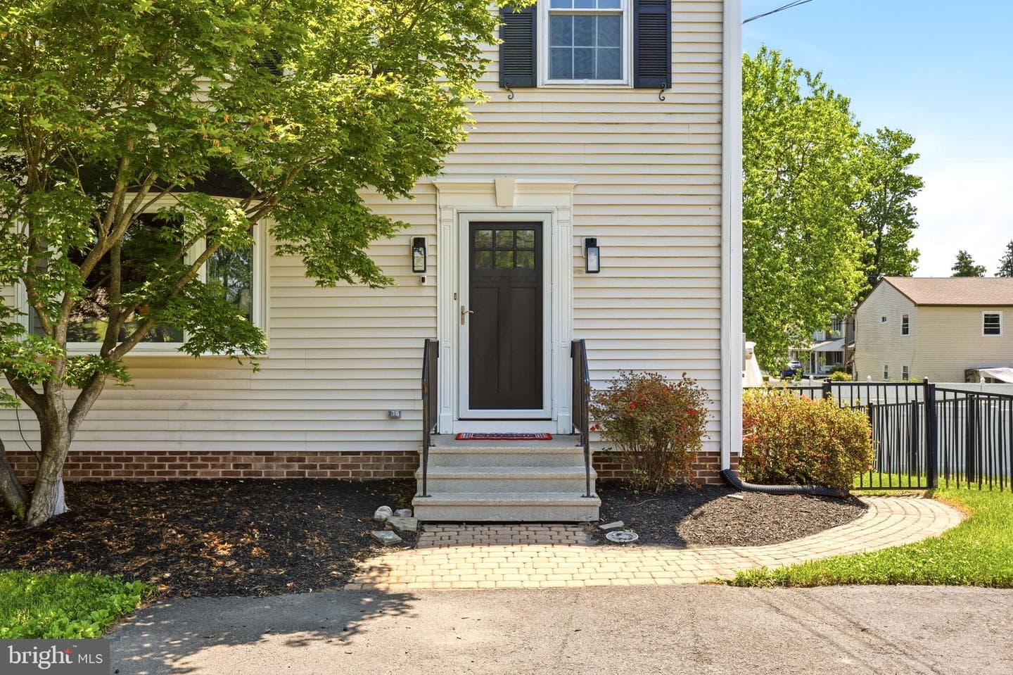 409 Saw Mill Lane #b photo 3