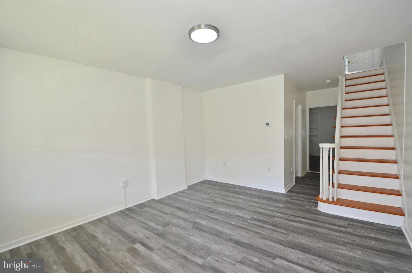 607 N Cannon Avenue N photo 3