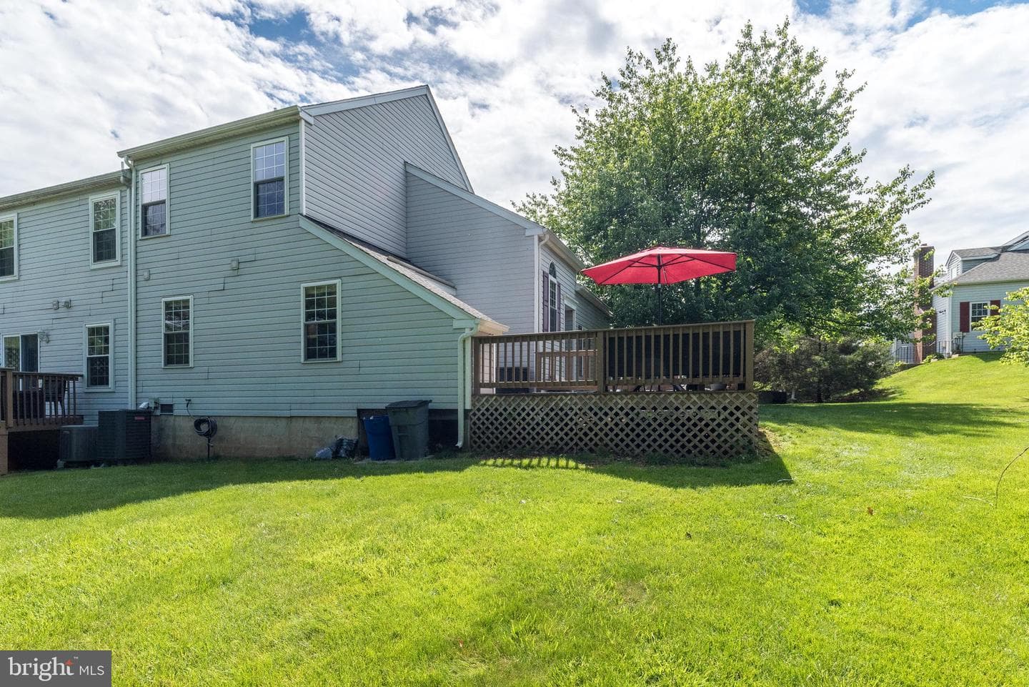 303 Stratford Court photo 38