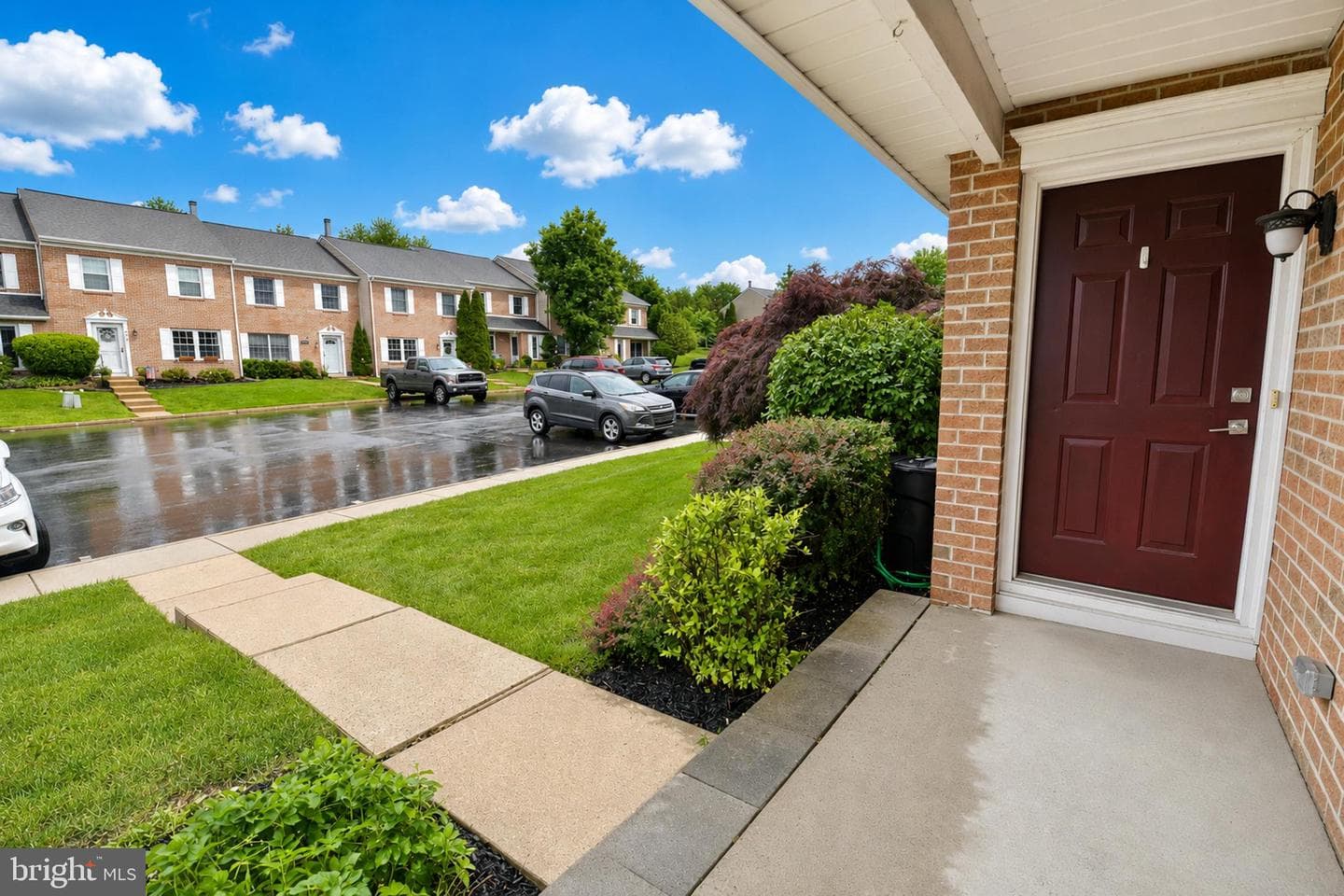 3415 Foxfield Circle photo 2