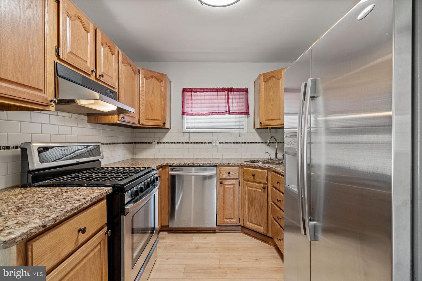 431 Marion Avenue photo 12