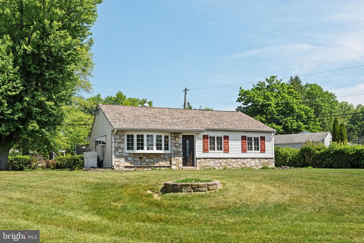 431 Marion Avenue photo 3