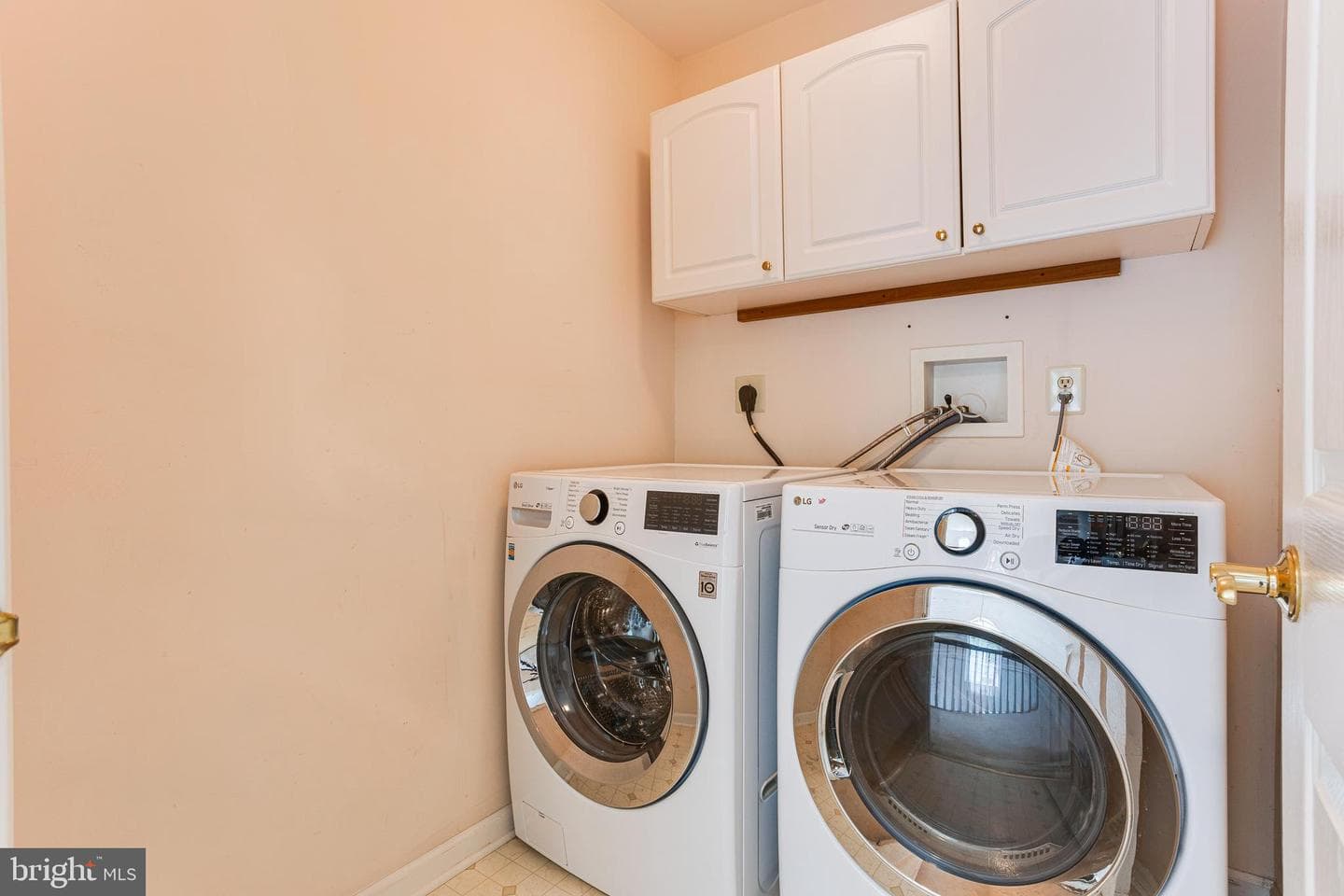 114 Williamsburg Way photo 32