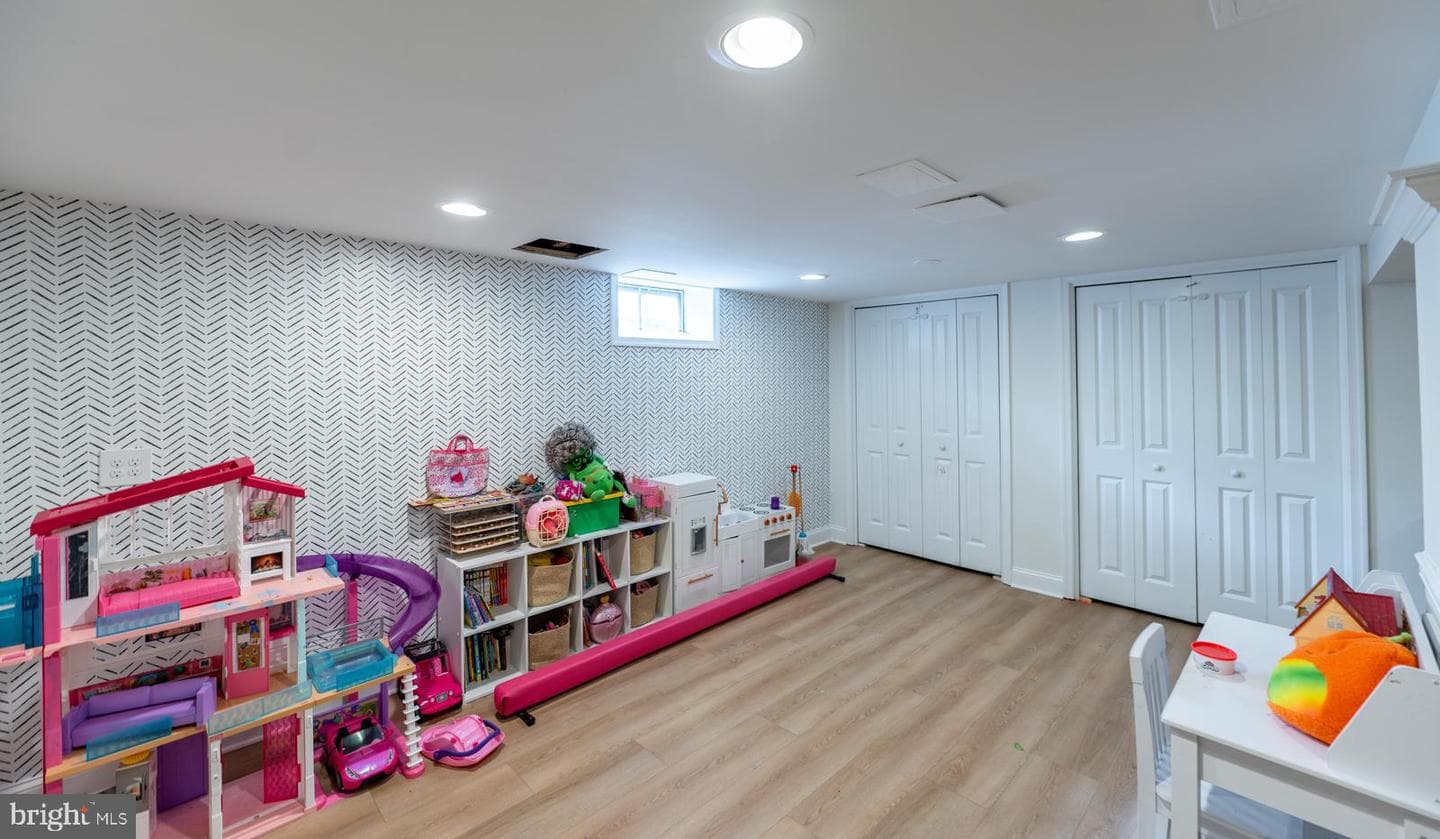 1113 E Prospect Avenue photo 43