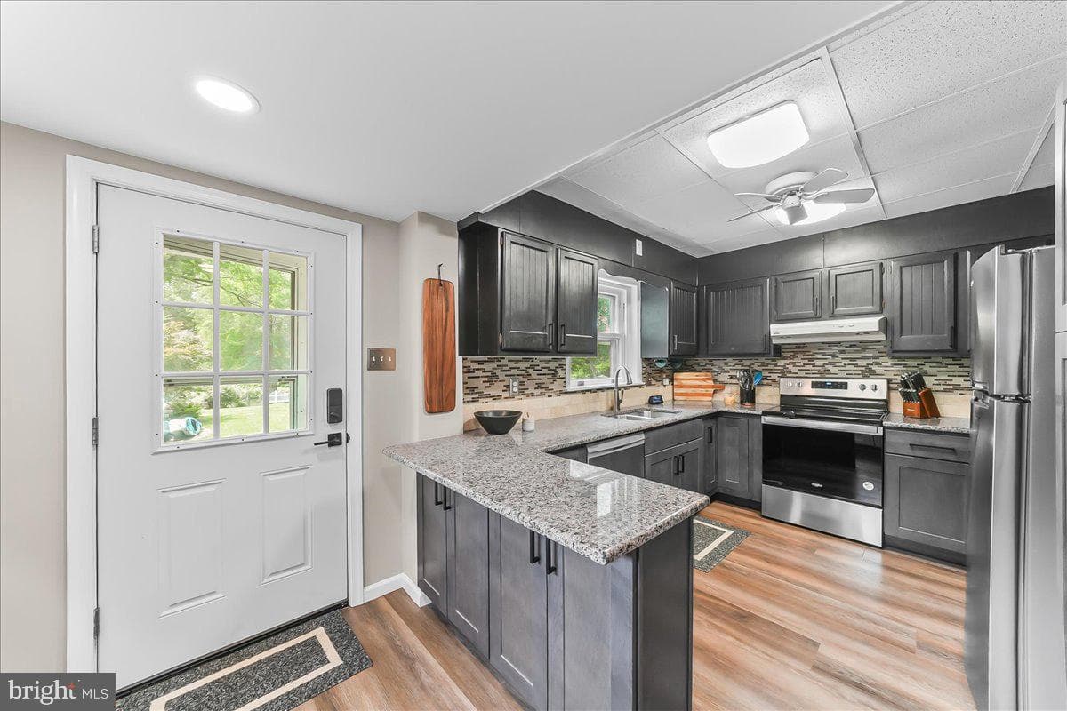 136 Walnut Street photo 10