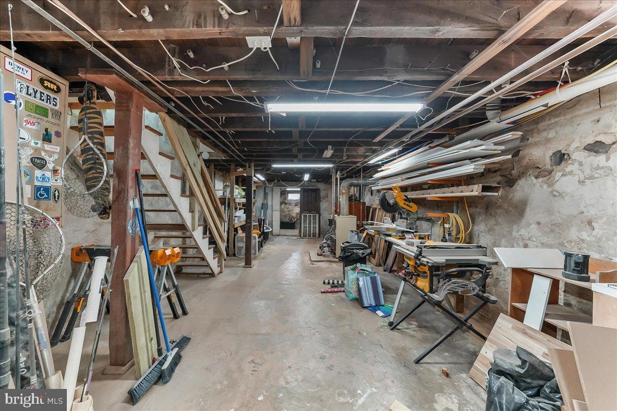 136 Walnut Street photo 23