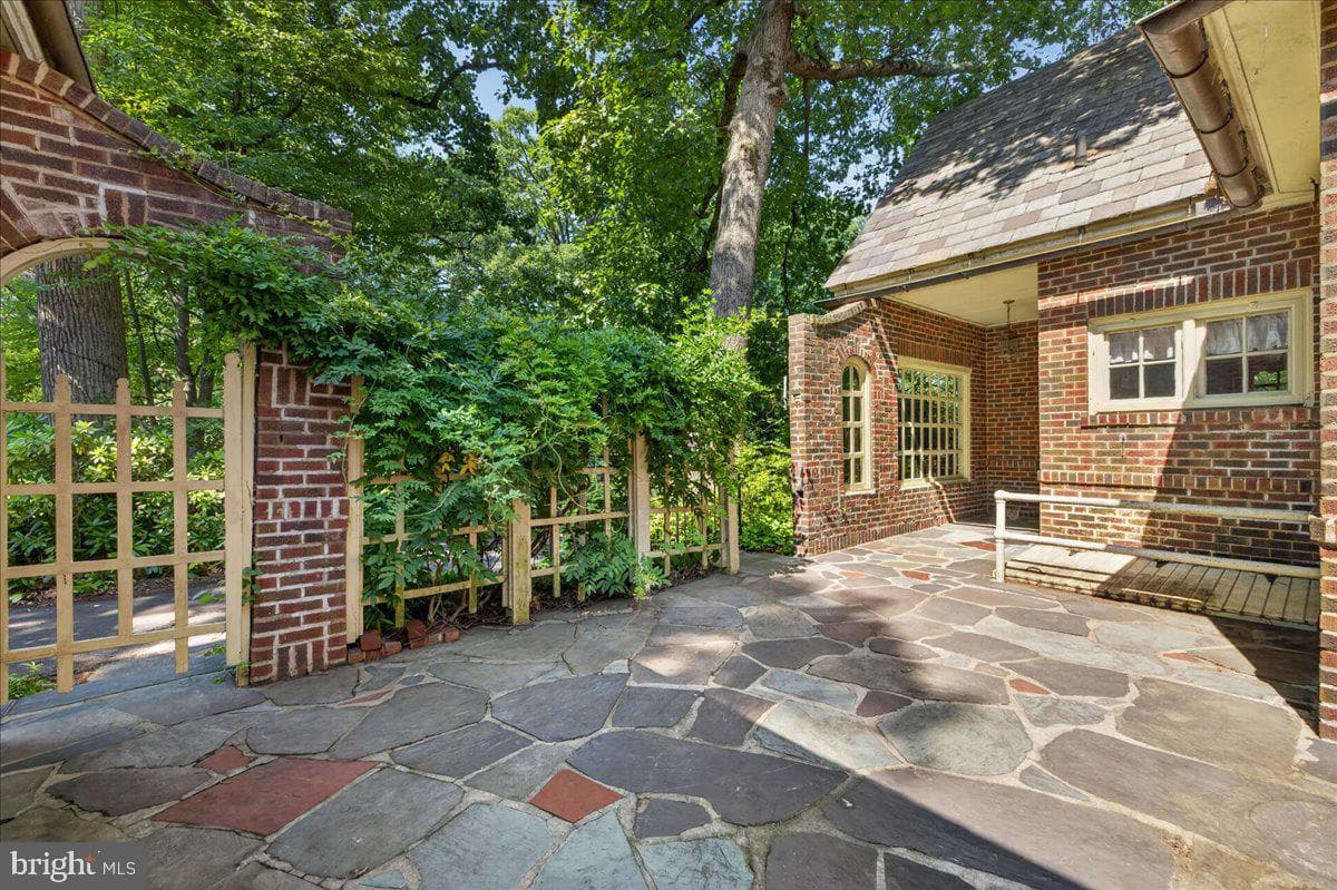 17 Woodland Drive photo 4