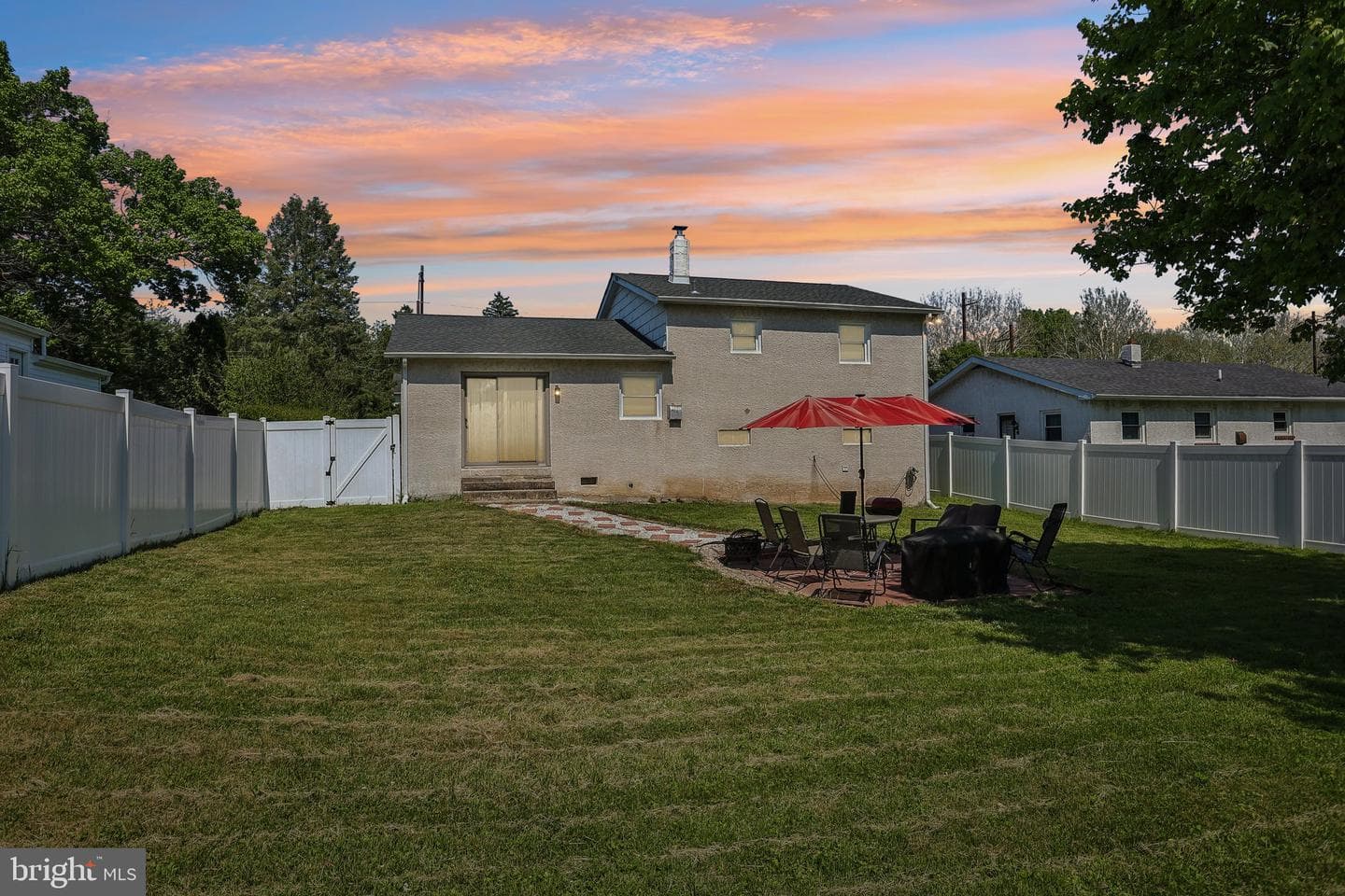 1040 East Avenue photo 27
