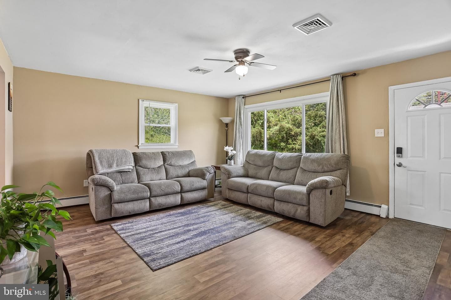 1040 East Avenue photo 4