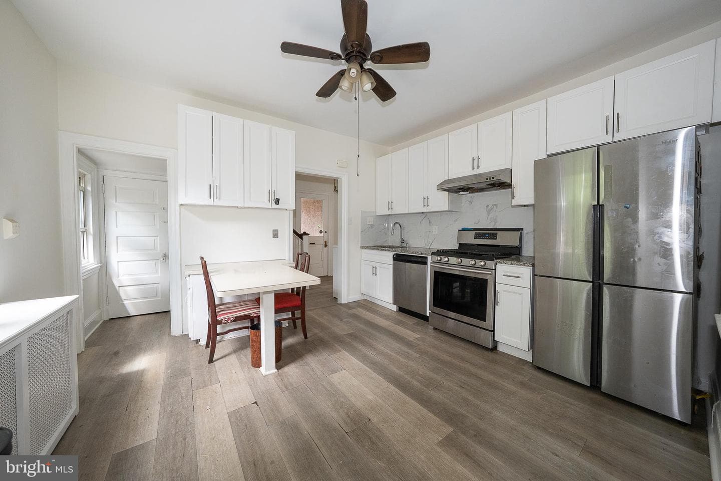562 Barrett Avenue photo 15
