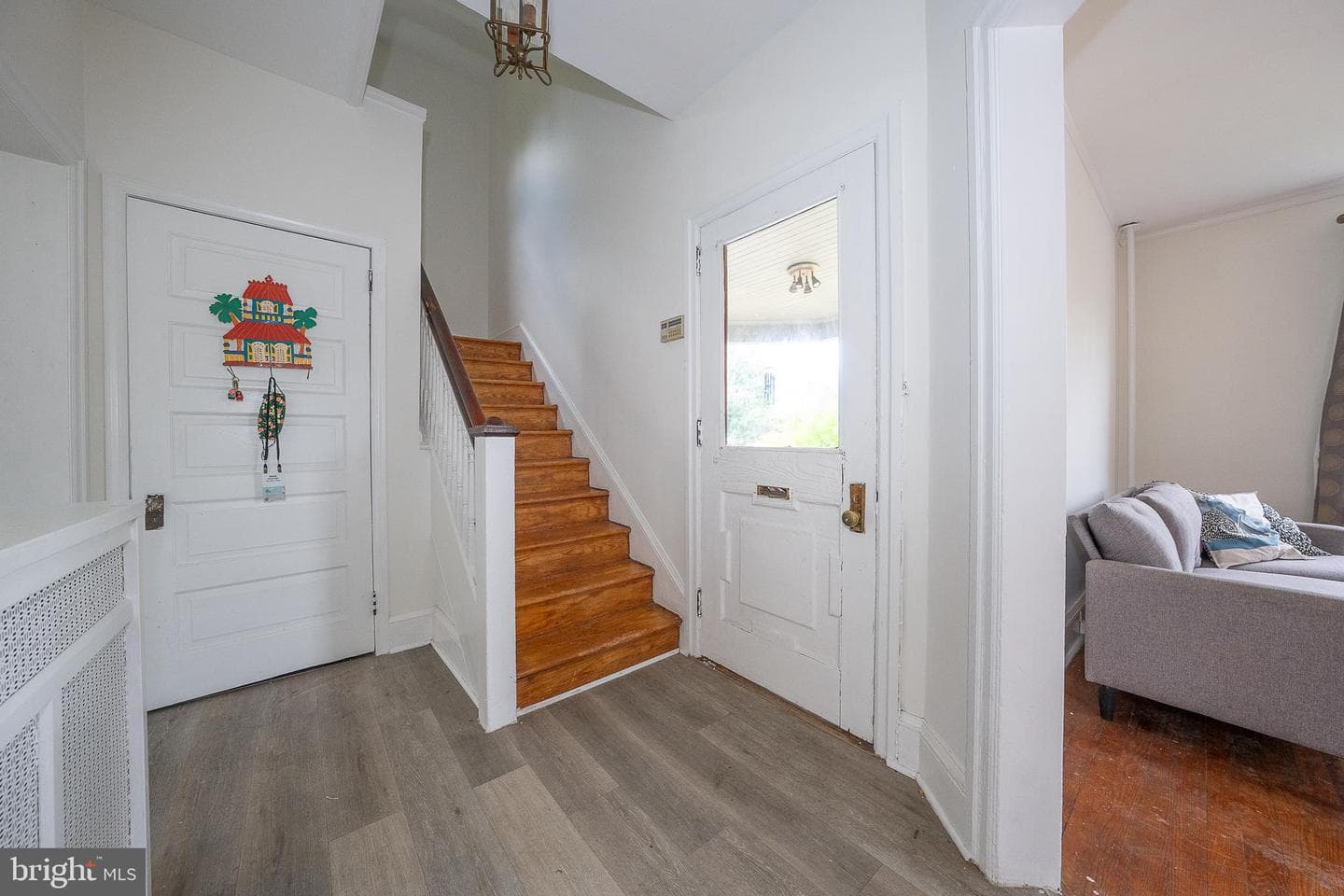 562 Barrett Avenue photo 8